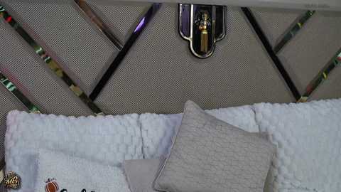 mishabrizo @ chaturbate on 20251031