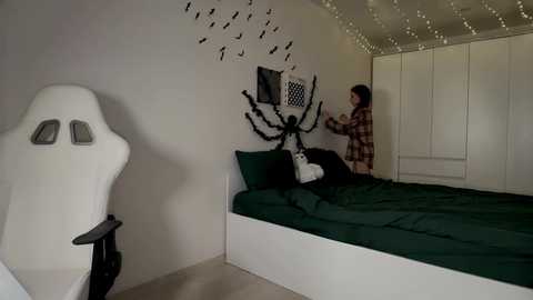 monnymoonn @ chaturbate on 20251031