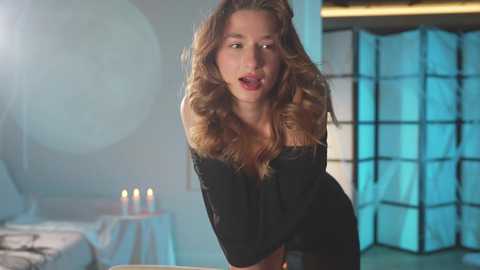 villanelle_l @ chaturbate on 20251031