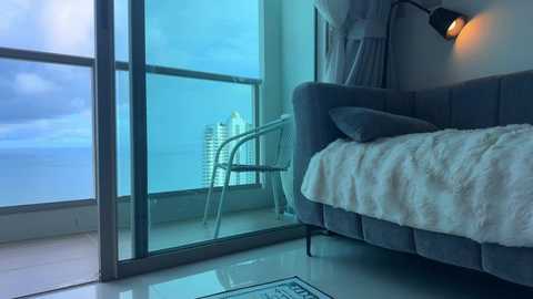 canikissyou_ @ chaturbate on 20251102