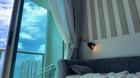 canikissyou_ @ chaturbate on 20251102