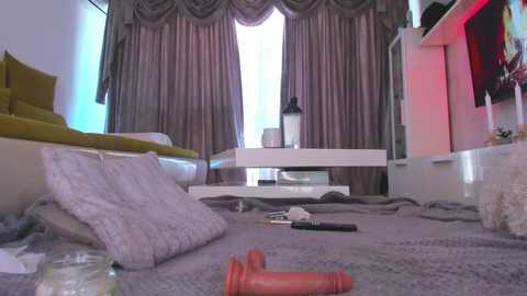 eves_bodyxxx @ chaturbate on 20251102