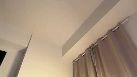 latinella @ chaturbate on 20251102