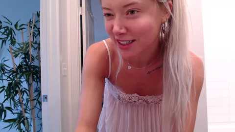 lilyyymonroee @ chaturbate on 20251102