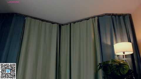 tessiekhanponaphan @ chaturbate on 20251102