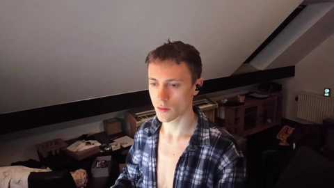 tomtimon11 @ chaturbate on 20251103