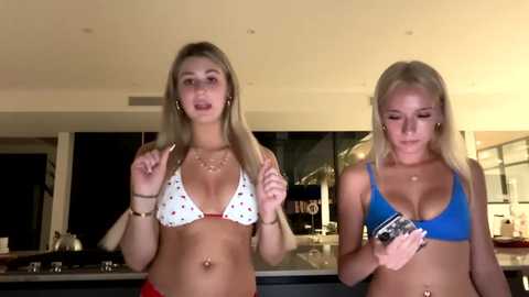 stella_rose20 @ chaturbate on 20251104