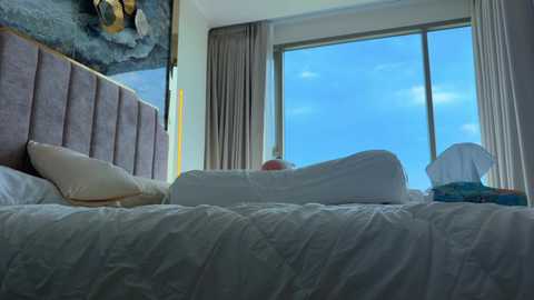 canikissyou_ @ chaturbate on 20251105