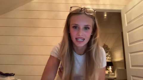 carlybora @ chaturbate on 20251106