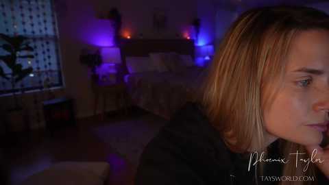 phoenix_taylor @ chaturbate on 20251106