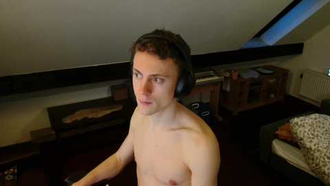 tomtimon11 @ chaturbate on 20251106