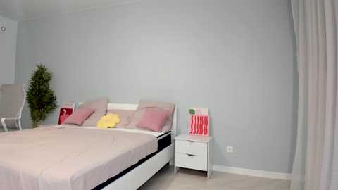 paradi_se @ chaturbate on 20251107