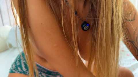 canikissyou_ @ chaturbate on 20251108