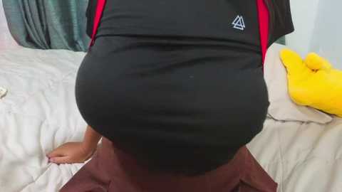 emmily2001 @ chaturbate on 20251108