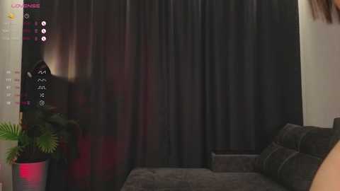 loney__tunes @ chaturbate on 20251108