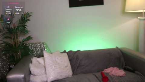 qwennx @ chaturbate on 20251108