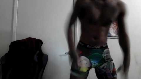 str8dj @ chaturbate on 20251108