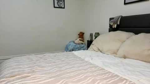 scarletterose_504259 @ chaturbate on 20251109