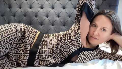 eatmypie69 @ chaturbate on 20251110