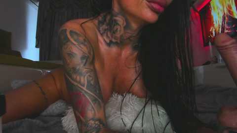 eves_bodyxxx @ chaturbate on 20251110