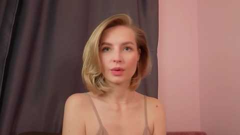 gwenkevwitch @ chaturbate on 20251110