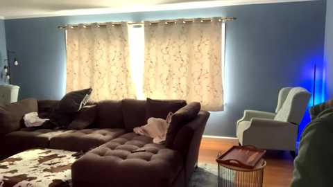 intothewoodswego @ chaturbate on 20251110