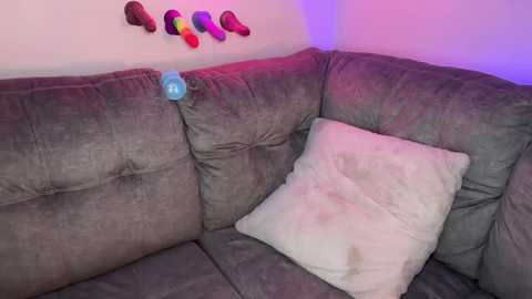 officiallyonlytams @ chaturbate on 20251112