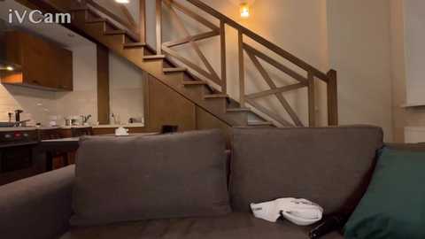 vanillalivitski @ chaturbate on 20251112