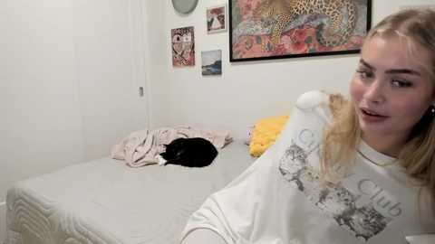 ariah_is_blonde @ chaturbate on 20251113