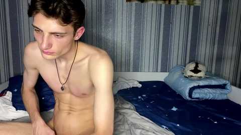 emiliacouple @ chaturbate on 20251113