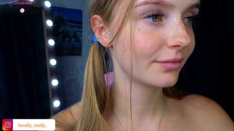 lovelly_molly @ chaturbate on 20251113