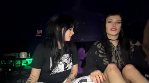 ravyn_nyx @ chaturbate on 20251113