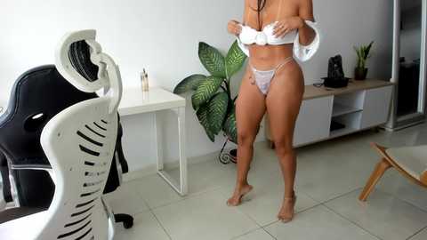 emillybrowm @ chaturbate on 20251114