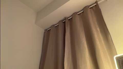 latinella @ chaturbate on 20251114