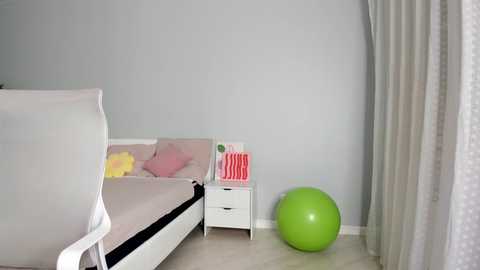 paradi_se @ chaturbate on 20251114