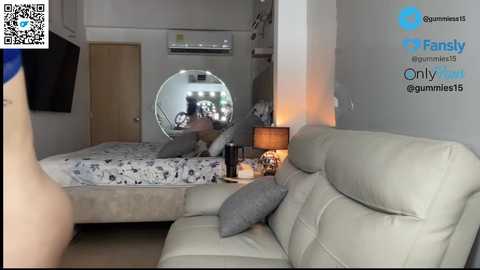 _gummies15 @ chaturbate on 20251115