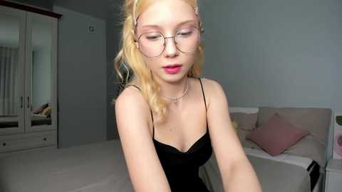 paradi_se @ chaturbate on 20251115