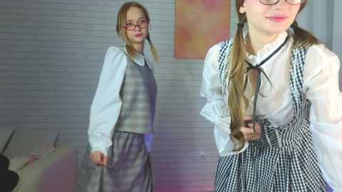 strawberryglow @ chaturbate on 20251115