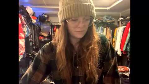 intothewoodswego @ chaturbate on 20251116