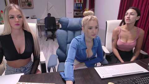 cute00kiara @ chaturbate on 20251117