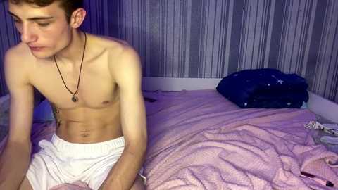 emiliacouple @ chaturbate on 20251117