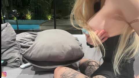 golden_alinee @ chaturbate on 20251117