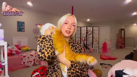 riababe @ chaturbate on 20251117