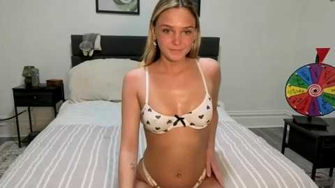 scarletterose_504259 @ chaturbate on 20251119