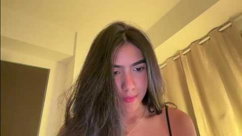 latinella @ chaturbate on 20251120