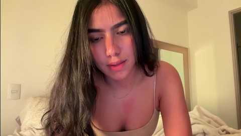 latinella @ chaturbate on 20251120