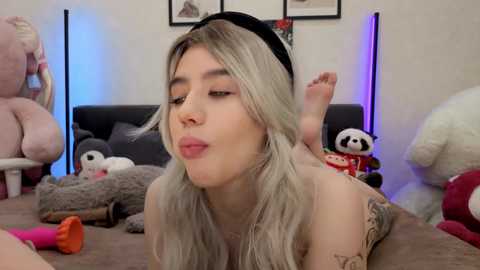 jenie_fire @ chaturbate on 20251121