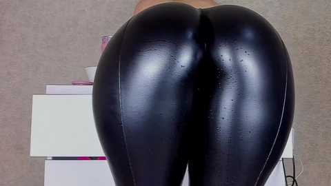 tykita @ chaturbate on 20251121