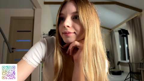 chloe_show @ chaturbate on 20251122