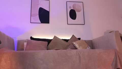 golden_girlsss @ chaturbate on 20251122